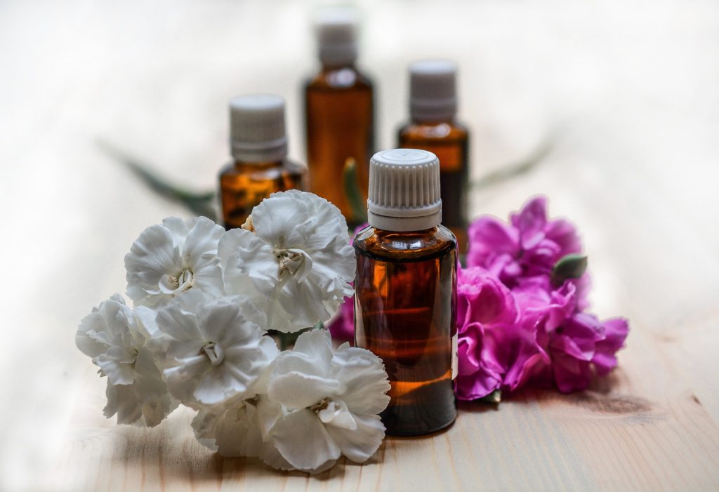 Natural remedies to ease anxiety - essential oils