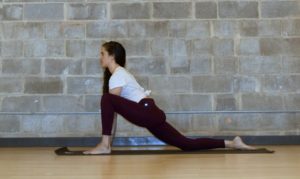 Yoga Poses for runners - Sequence - Lizard - pose - Argentina Rosado Yoga