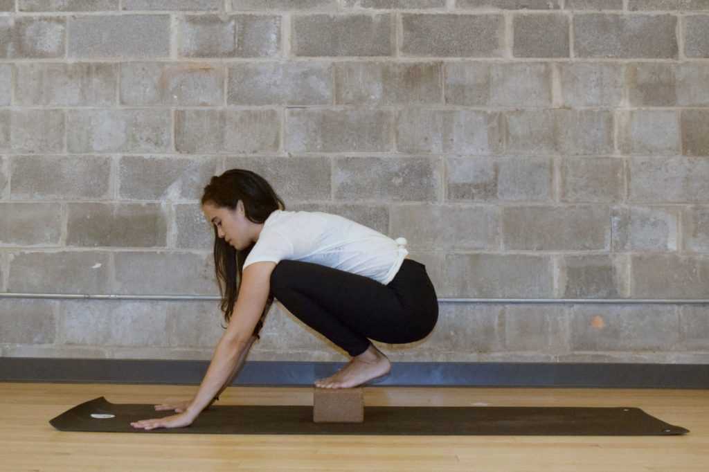 How to do Crow Pose - Bakasana 4 - Argentina Rosado Yoga